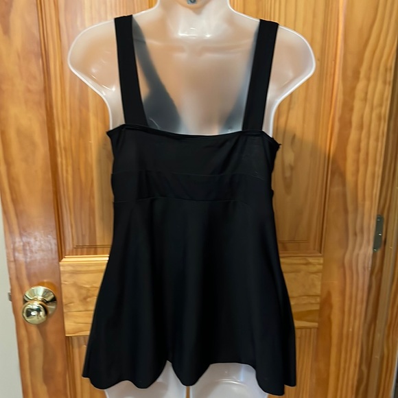 Super cute Wildcat Top - Picture 5 of 7